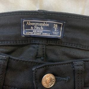 Abercrombie and Fitch Black Mid-Rise Super Skinny Ankle Jeans